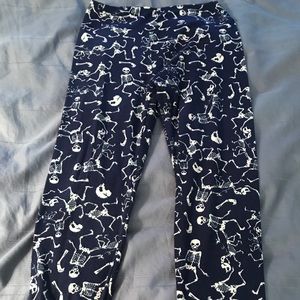 Skeleton leggings!
